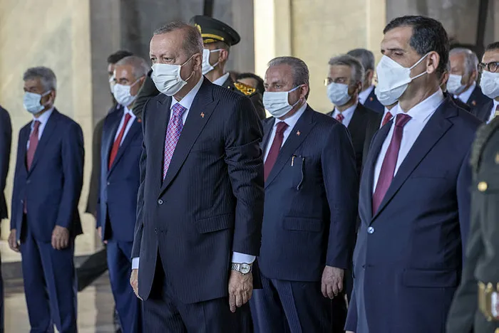 Son dakika: Başkan Erdoğan Külliye’de 30 Ağustos Zafer Bayramı tebriklerini kabul etti! Arka planda bulunan resim dikkat çekti