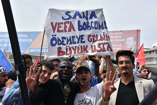 son-dakika-baskan-erdogandan-aydinda-onemli-aciklamalar-1683672098615.jpg Başkan Erdoğan Aydın'da vatandaşlara seslendi: Sizi galeyana getirmek isteyenlere hesabı sandıkta sorun - 4