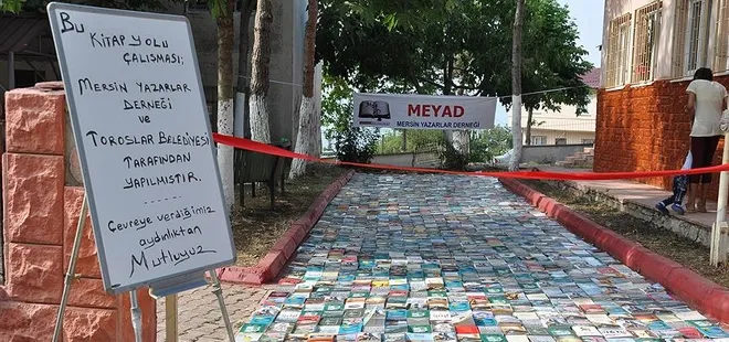 Yoldan kitap topladılar