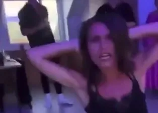 Finlandiya Başbakanı Sanna Marin’in gecelerde sergilediği dans şovunu dünya konuşmuştu! Marin’den eleştirilere yanıt: Ne var bunda?