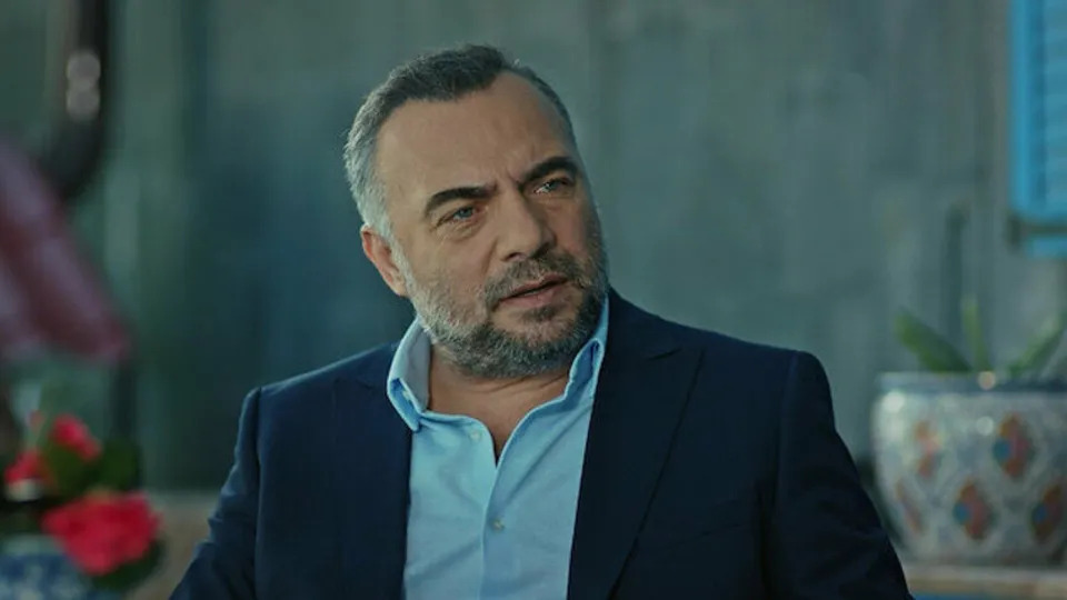 Eşkıya Dünyaya Hükümdar Olmaz’ın Hızır’ı Oktay Kaynarca’nın annesiyle benzerliği görenleri şaşırttı!
