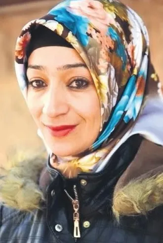 ankarada-yurek-burkan-olay-cinayete-kurban-giden-kizinin-mezarina-gidip-guzel-haberi-verdi-1663654046620.jpg Ankara’da yürek burkan olay! Cinayete kurban giden kızının mezarına gidip güzel haberi verdi - 2
