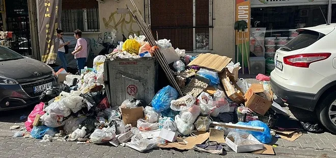 Eylem bitti ama Karşıyaka'da çöpler toplanmadı