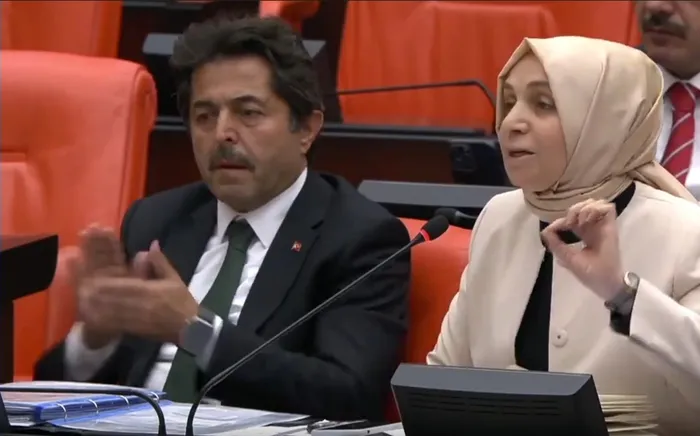 chpli-akdogan-gazi-mecliste-muslumanlari-hedef-aldi-ak-partiden-tepki-bu-siyonizm-agzidir-1715115548094.jpg CHP'li Akdoğan Gazi Meclis'te Müslümanları hedef aldı! AK Parti'den tepki: Bu siyonizm ağzıdır!