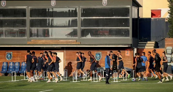 Başakşehir evinde fırsat tepti! Başakşehir - Royal Antwerp: 1-1 MAÇ SONUCU ÖZET