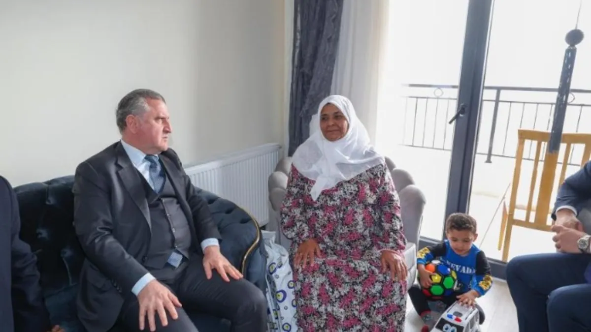 Felaketin yaraları sarılıyor! Depremzededen Başkan Erdoğan'a teşekkür: Evlat atıyor ama devlet atmıyor