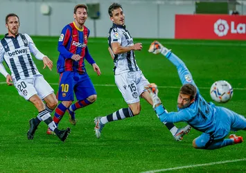 Barcelona sahasında Levante'yi yendi