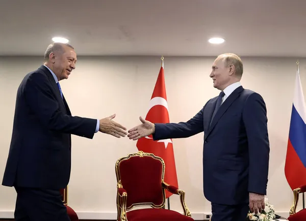 macron-kiskandi-rusya-ile-konusmayi-surduren-tek-dunya-gucunun-turkiye-olmasini-kim-ister-1662046344198.jpg Macron kıskandı: Rusya ile konuşmayı sürdüren tek dünya gücünün Türkiye olmasını kim ister? - 3