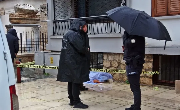 1673529297272.jpg Antalya’da yürek yakan olay! Kamera kayıtlarını izleyen polis ortaya çıkan detayla kahroldu - 5