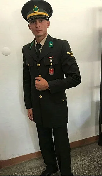 pence-kilitte-piyade-astsubay-kidemli-cavus-musa-esat-kaya-sehit-oldu-1697185783484.jpg Pençe-Kilit'te Piyade Astsubay Kıdemli Çavuş Musa Esat Kaya şehit oldu - 4