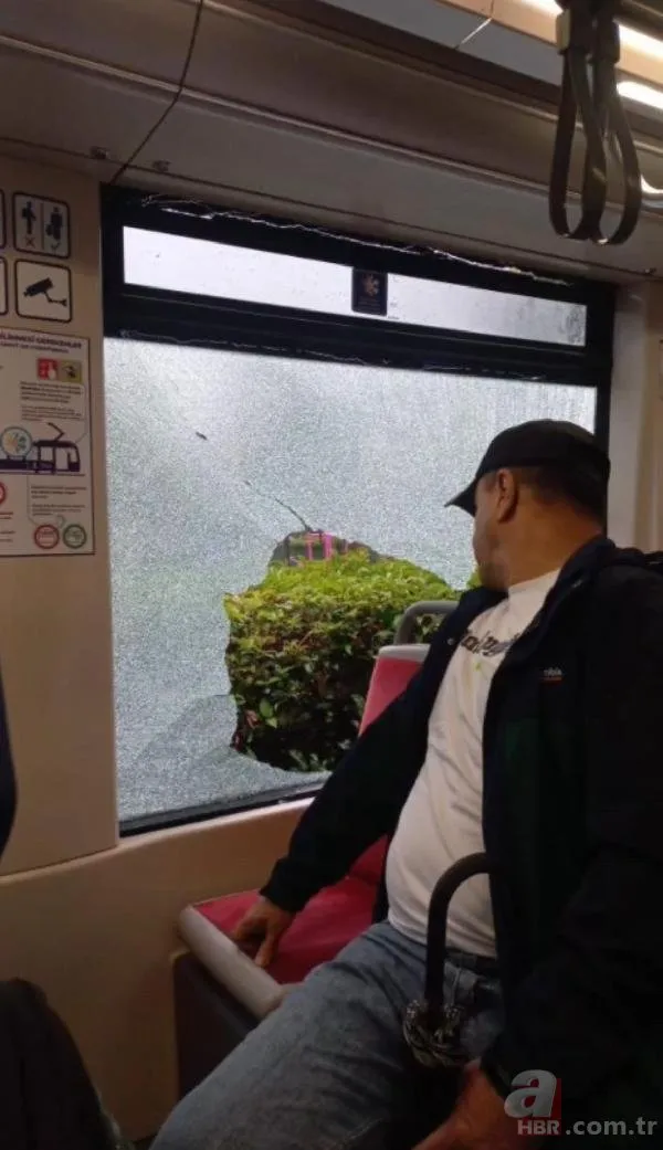 İstanbulluların ’toplu taşıma’ sınavı! T1 Kabataş-Bağcılar Tramvay Hattı’nda büyük panik: Kapak açıldı camları patladı