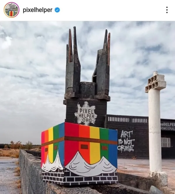 LGBT lobisinden alçak provokasyon! İslam’a hakaret edip Kabe-i Muazzama’yı hedef aldılar