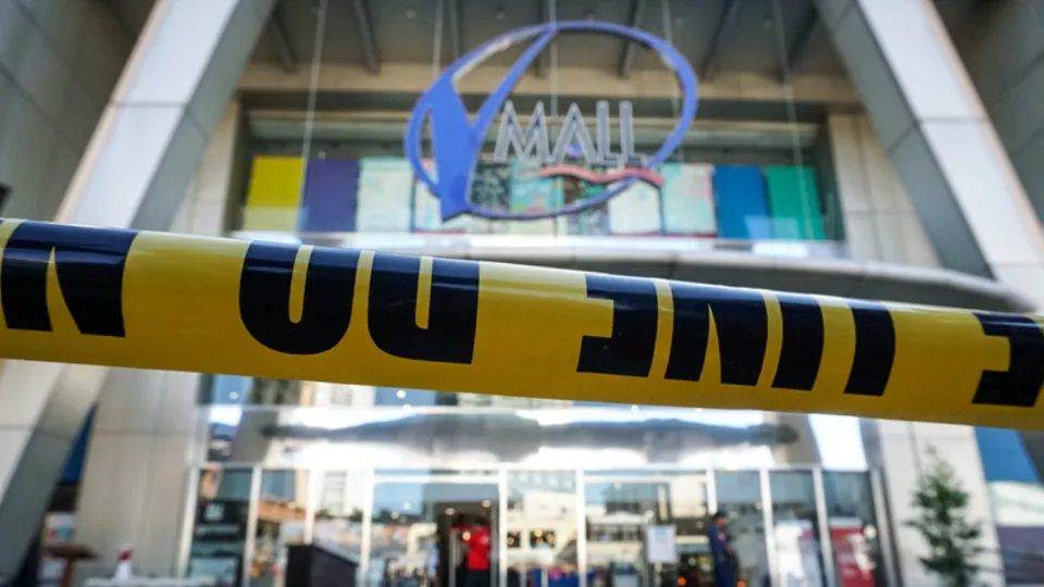 Filipinler'de alışveriş merkezinde onlarca kişi rehin alındı