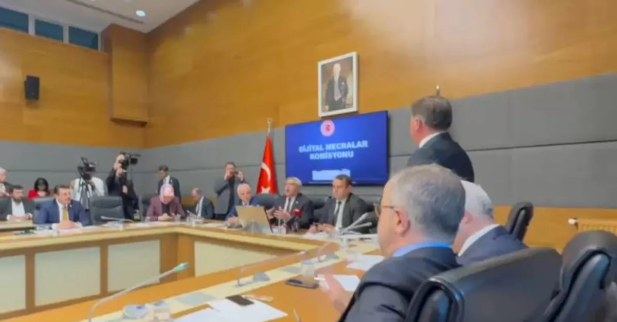 CHP'den dijital komisyonda korsan eylem!