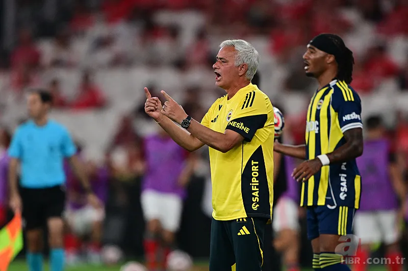 Fenerbahçe eski Galatasaraylı oyuncuya talip! Sağ bek için flaş isim! 1