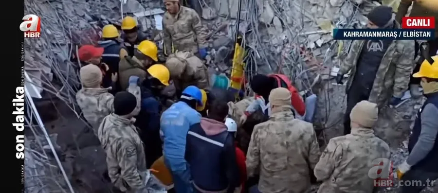 Deprem felaketinden saatler sonra yeni mucizeler! Annenin sözleri yürekleri dağladı! Duvardaki o yazı... 1