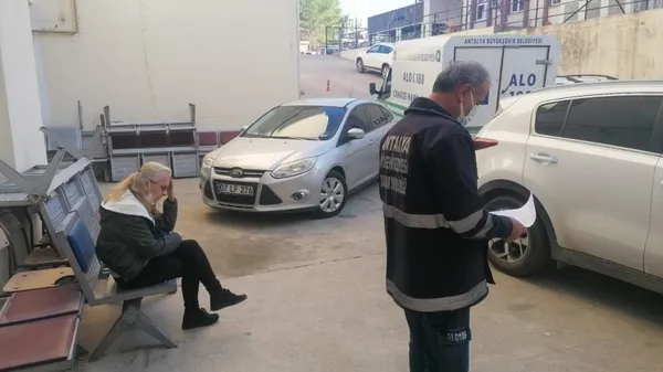 Alkol alıp ağrı kesici içti hastanede hayatını kaybetti - 1