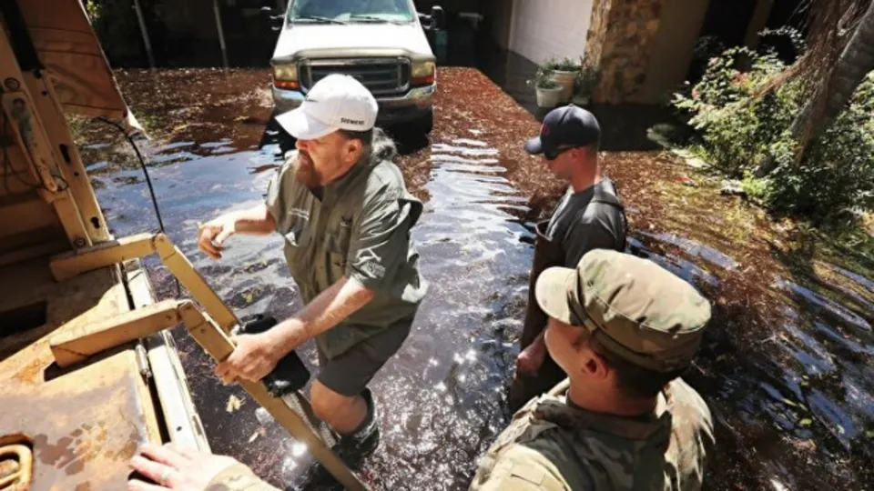 Florida 240 km hızla gelen kasırgayla mücadele ediyor! Ölü sayısı 100’ü geçti