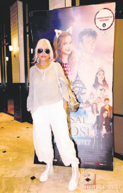 Süperstar Ajda Pekkan beyaz perdeye göz kırptı! 1