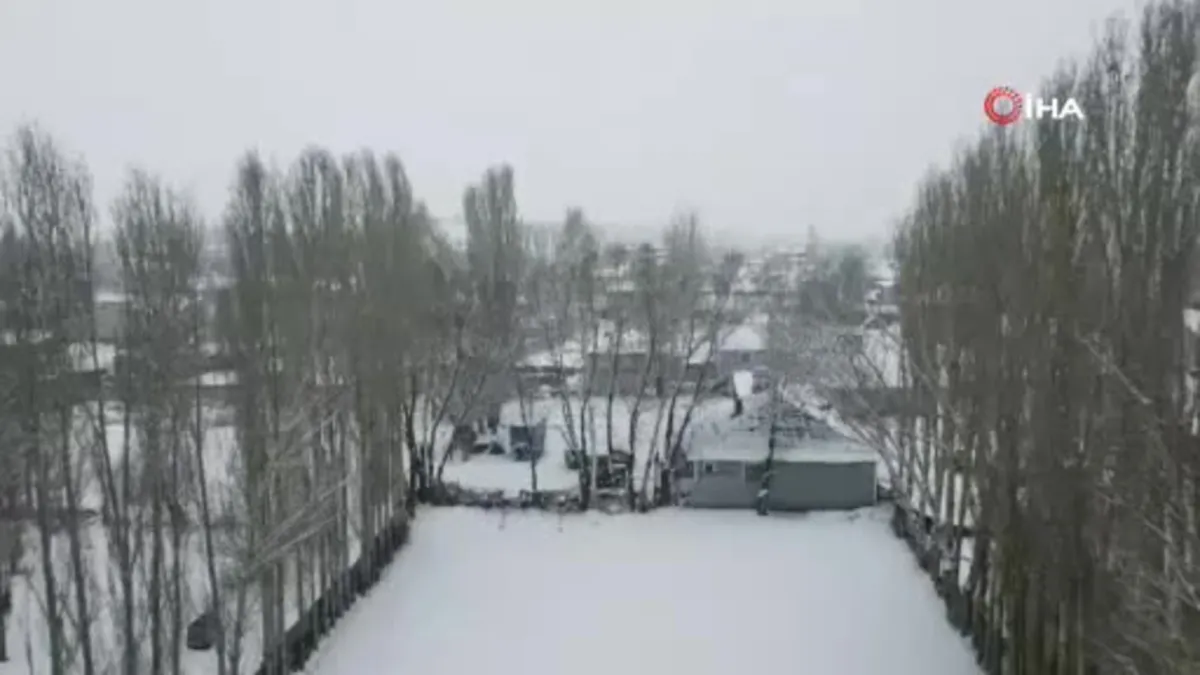 Ağrı yeniden beyaza büründü