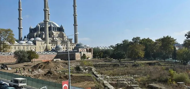 Selimiye Camii’nin çevre düzenlemesinde Roma dönemine ait aile mezarı bulundu