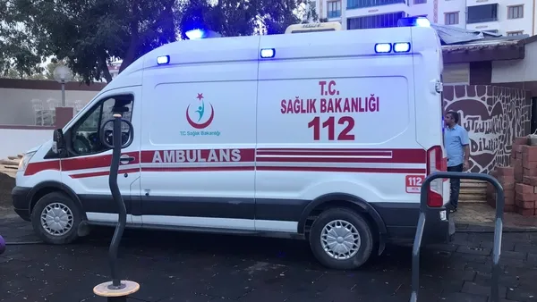 elazigda-kanli-dugun-bosanma-asamasindaki-esini-oldurdu-kizini-da-yaraladi-1665819823919.jpg Elazığ’da kanlı düğün! Boşanma aşamasındaki eşini öldürdü kızını da yaraladı - 4