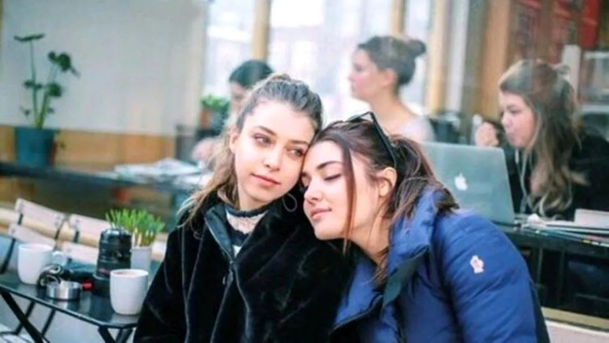 Hayranları peşini bırakmadı! Hande Erçel'in bedava İtalya tatili