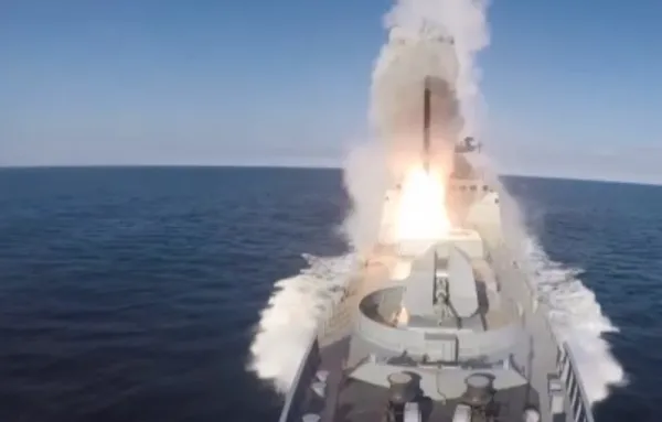 rusya-ukraynayi-karadenizdeki-savas-gemileriyle-boyle-vurdu-1655667835015.jpg Rusya, Ukrayna’yı Karadeniz’deki savaş gemileriyle böyle vurdu - 2