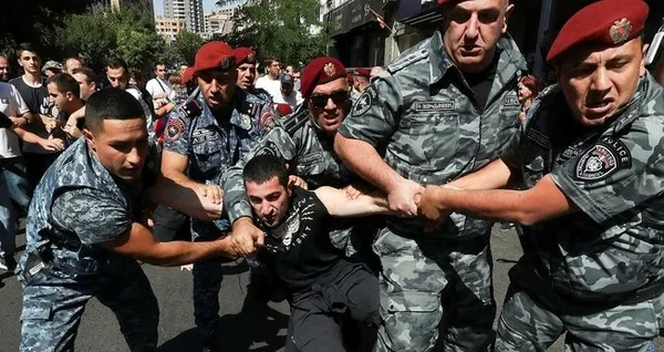 Ermenistan Dışişleri Bakanı Ararat Mirzoyan duyurdu: Azerbaycan ile barışa hazırız