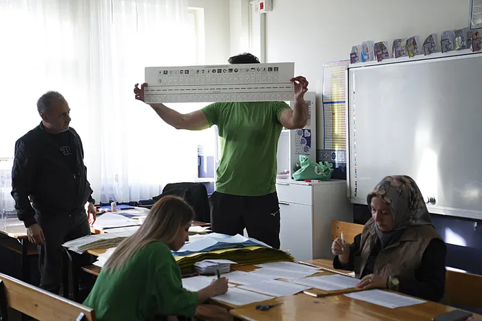 İstanbul’da seçim sonuçları netleşti! Ekrem İmamoğlu mu Murat Kurum mu? İşte ilçe ilçe seçim sonuçları...