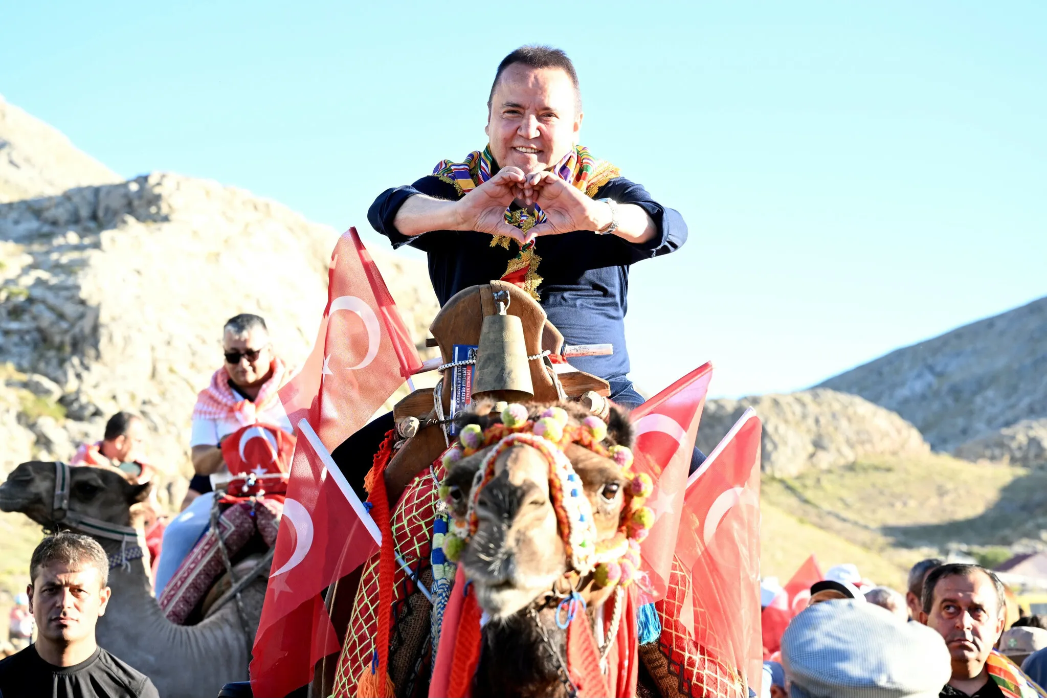 Muhittin Böcekzede sayısı artıyor! Cinsel birliktelik karşılığında iş vaadi