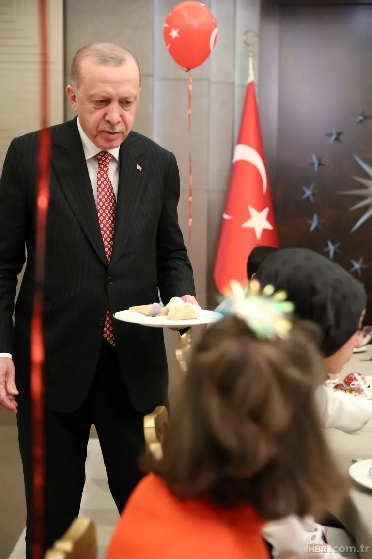 Başkan Erdoğan 23 Nisan Ulusal Egemenlik ve Çocuk Bayramı'nda çocuklarla iftarda buluştu 1