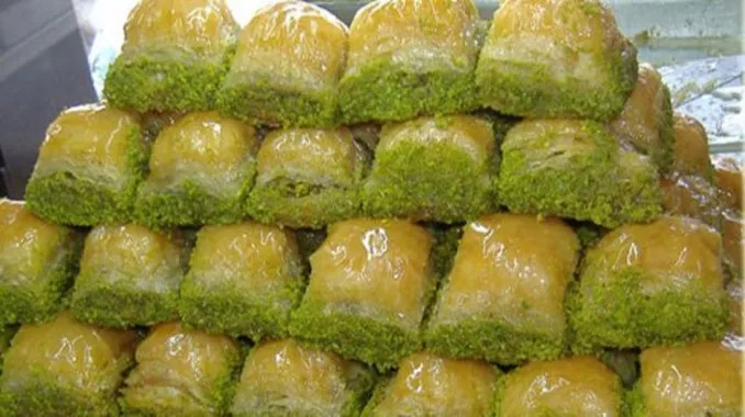 Merdiven altı üretilen tatlılarda bezelye, soya fasulyesi ve yer fıstığı oyunu - 1