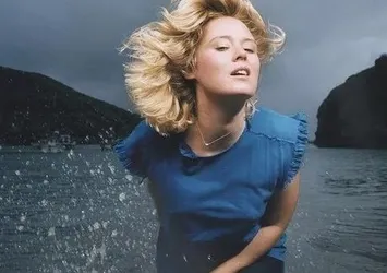 Küresel çete iş başında! LGBT terörüne karşı çıkan Moloko’nun eski solisti Róisín Murphy'nin konserleri iptal edildi! Plak şirketinden skandal karar...