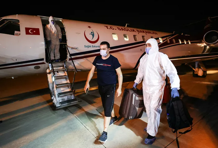 Türkiye vatandaşını yalnız bırakmıyor! Tanzanya'da koronavirüse yakalanan 3 Türk İstanbul'a getirildi - 4