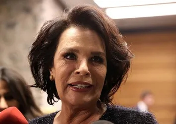 Hülya Koçyiğit'ten sevindirici haber