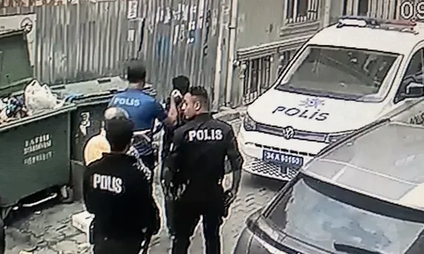 Fatih’te döner bıçaklı saldırı! Saldırgan esnaftan kaçamadı