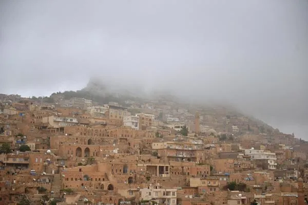 Mardin'de toz bulutu gündüzü geceye çevirdi - 1