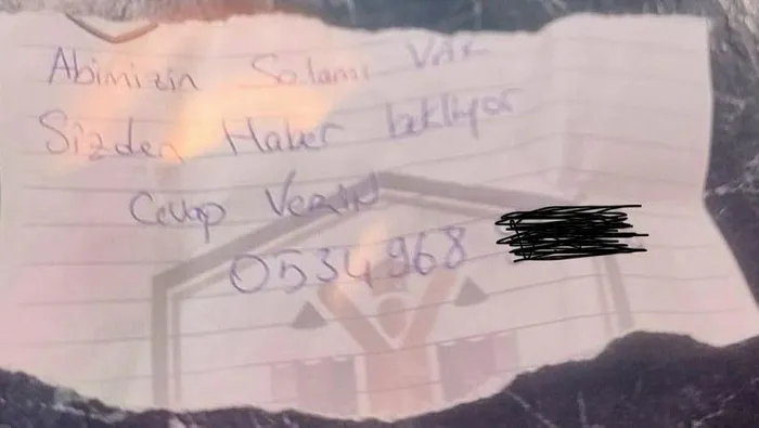 once-not-gonderdiler-ardindan-kursunladilar-o-anlar-kamerada-1728553291302.jpeg Bağcılar'daki mağazaya bırakılan not (DHA)