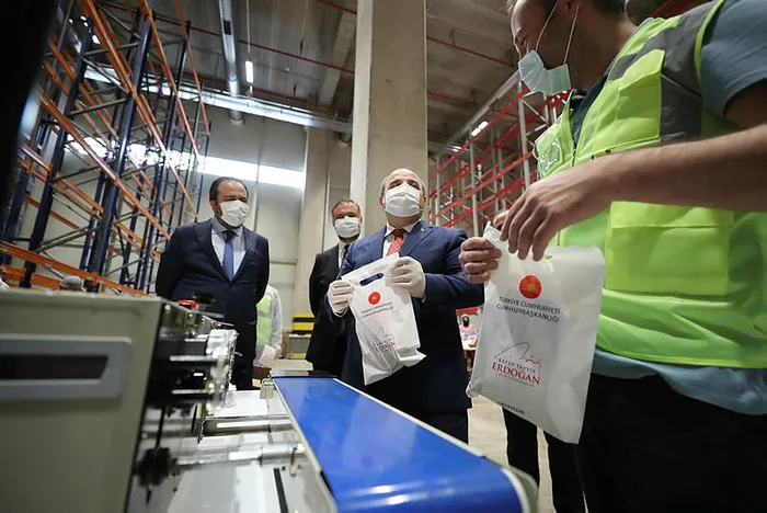 Bakan Mustafa Varank'tan Amazon Türkiye'nin operasyon merkezine ziyaret: 5,5 milyon vatandaşımıza hijyen kitlerini ulaştırdık - 2