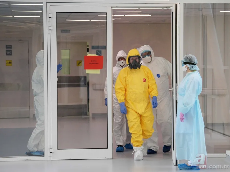 Putin'den riskli ziyaret! Koronavirüs hastalarını böyle ziyaret etti 7