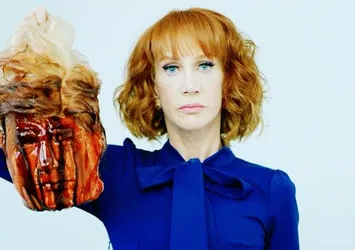 CNN, komedyen Griffin ile yollarını ayırdı