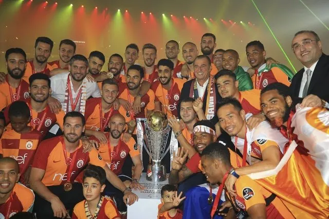 Galatasaray’dan unutulmaz kupa töreni