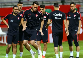 Hakan Çalhanoğlu'ndan kötü haber