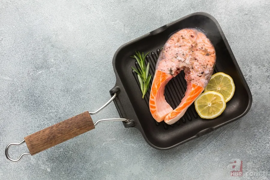 Balık kokusu tarih oluyor! Bu yöntemle evde balık pişirmek artık çok kolay 6