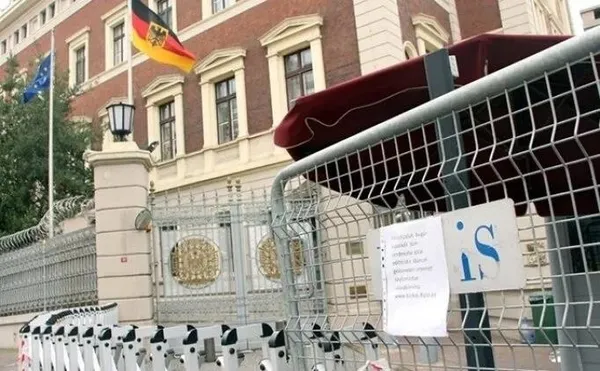 konsolosluklarini-kapatan-ulkelerin-buyukelcilik-temsilcileri-disislerine-cagirildi-iste-o-gorusmenin-perde-ar-1675571742899.jpeg Konsolosluklarını kapatan ülkelerin büyükelçilik temsilcileri Dışişleri'ne çağırıldı! İşte o görüşmenin perde arkası | Süt dökmüş kediye döndüler - 2