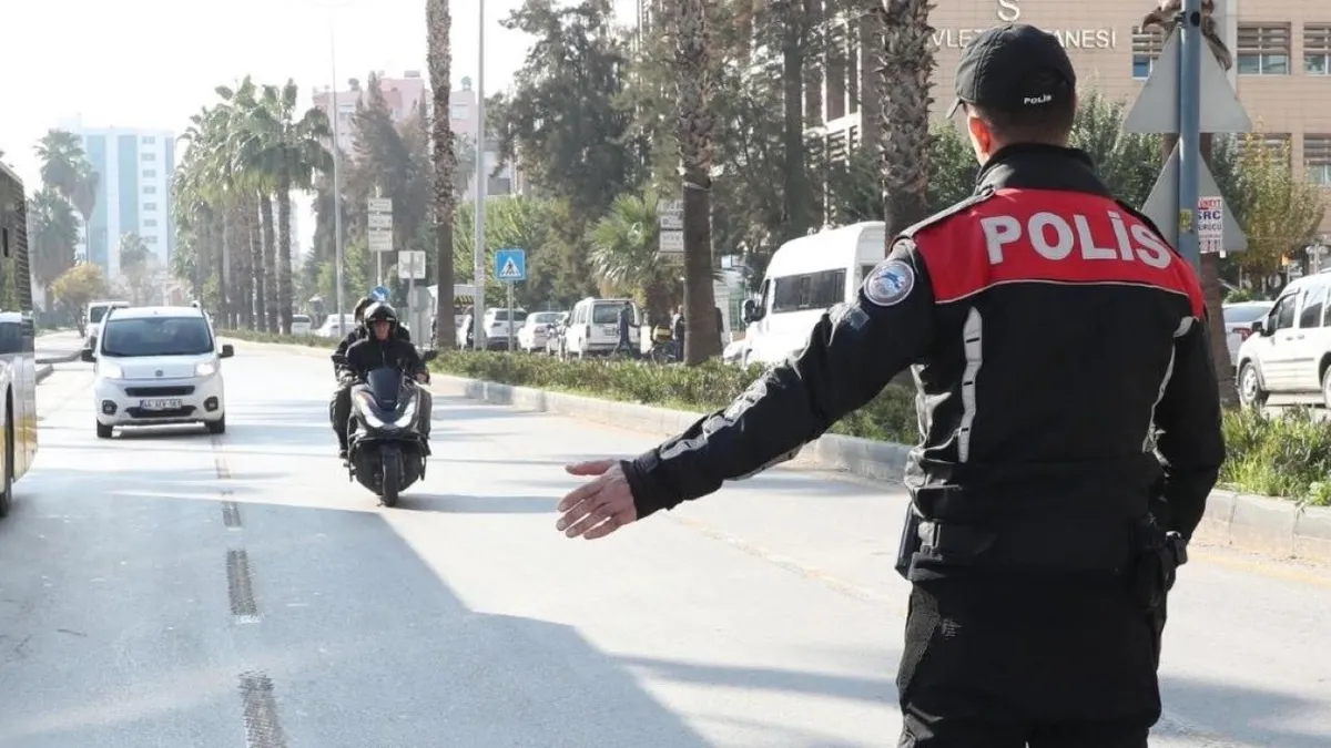 Kask takmayan 475 bin motosiklet sürücüsüne işlem!