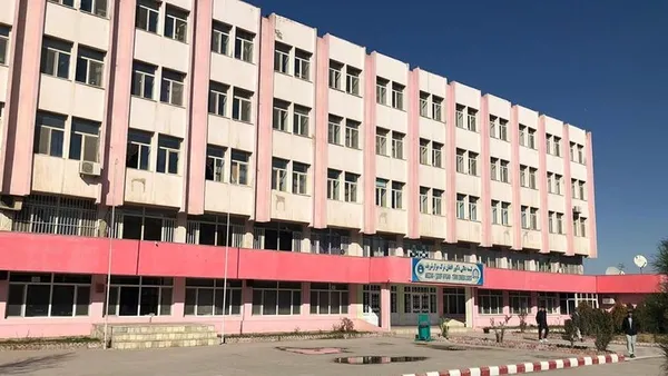 Afganistan'da FETÖ'ye ait okullara baskın - 1