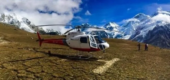 Nepal’de bakanı taşıyan helikopter düştü!