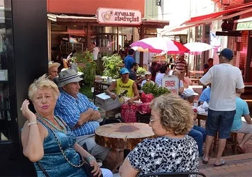 Nüfusları bayramda 10'a katlandı